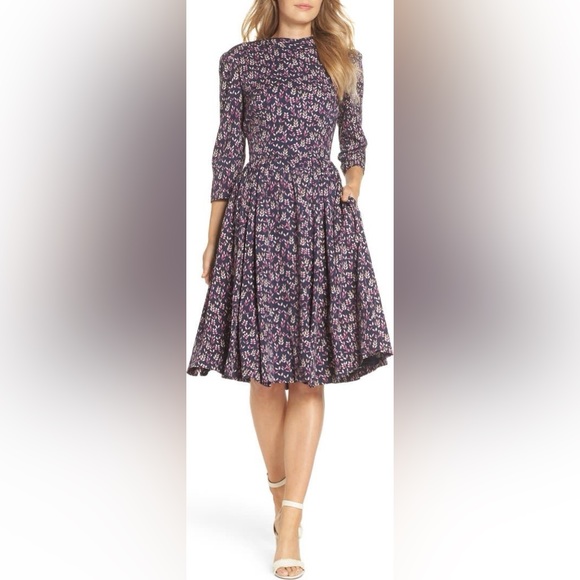 Gal Meets Glam - Beth - Picture 6 of 7